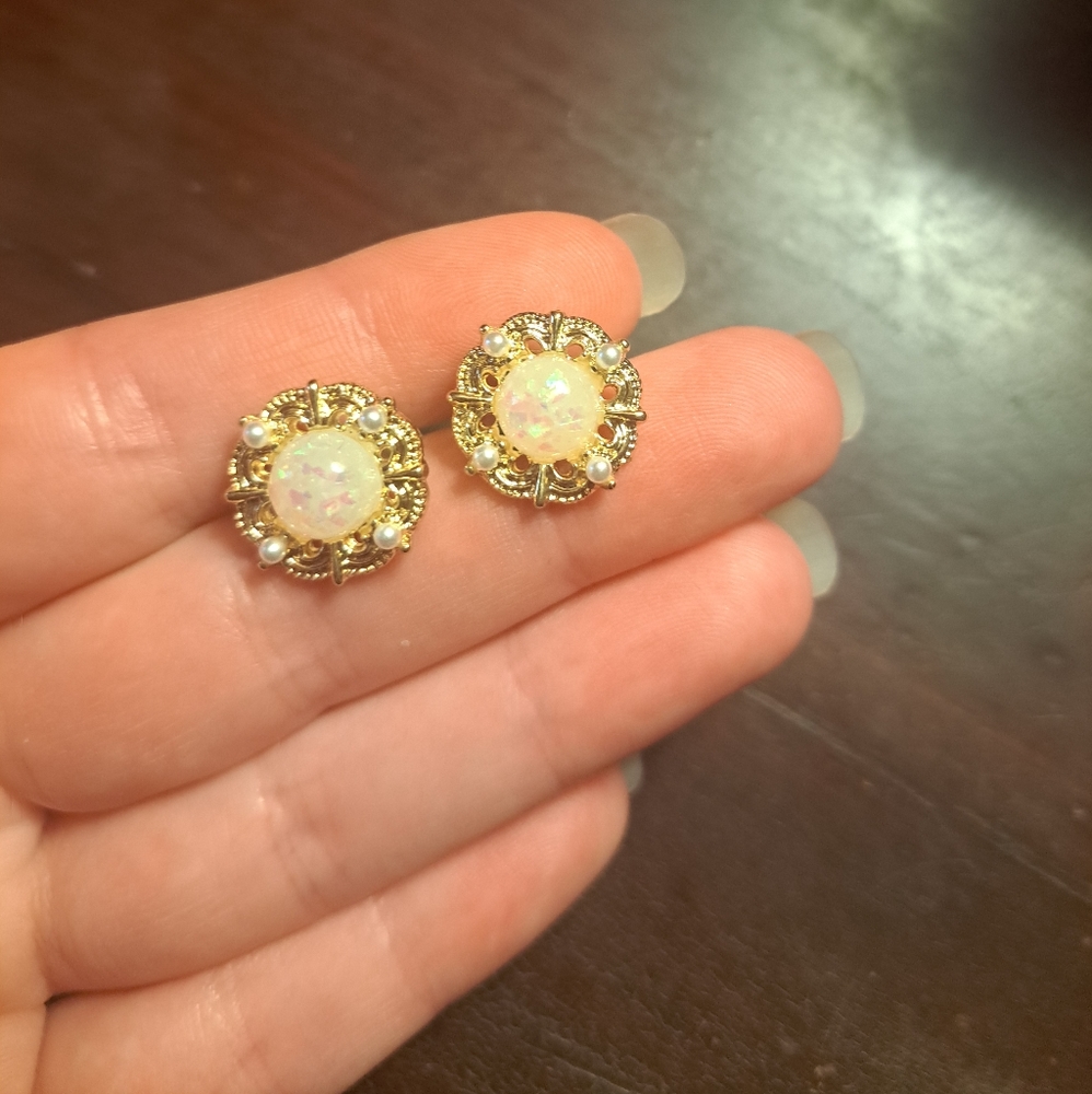 Abbot Atelier Cream opal stud earrings
